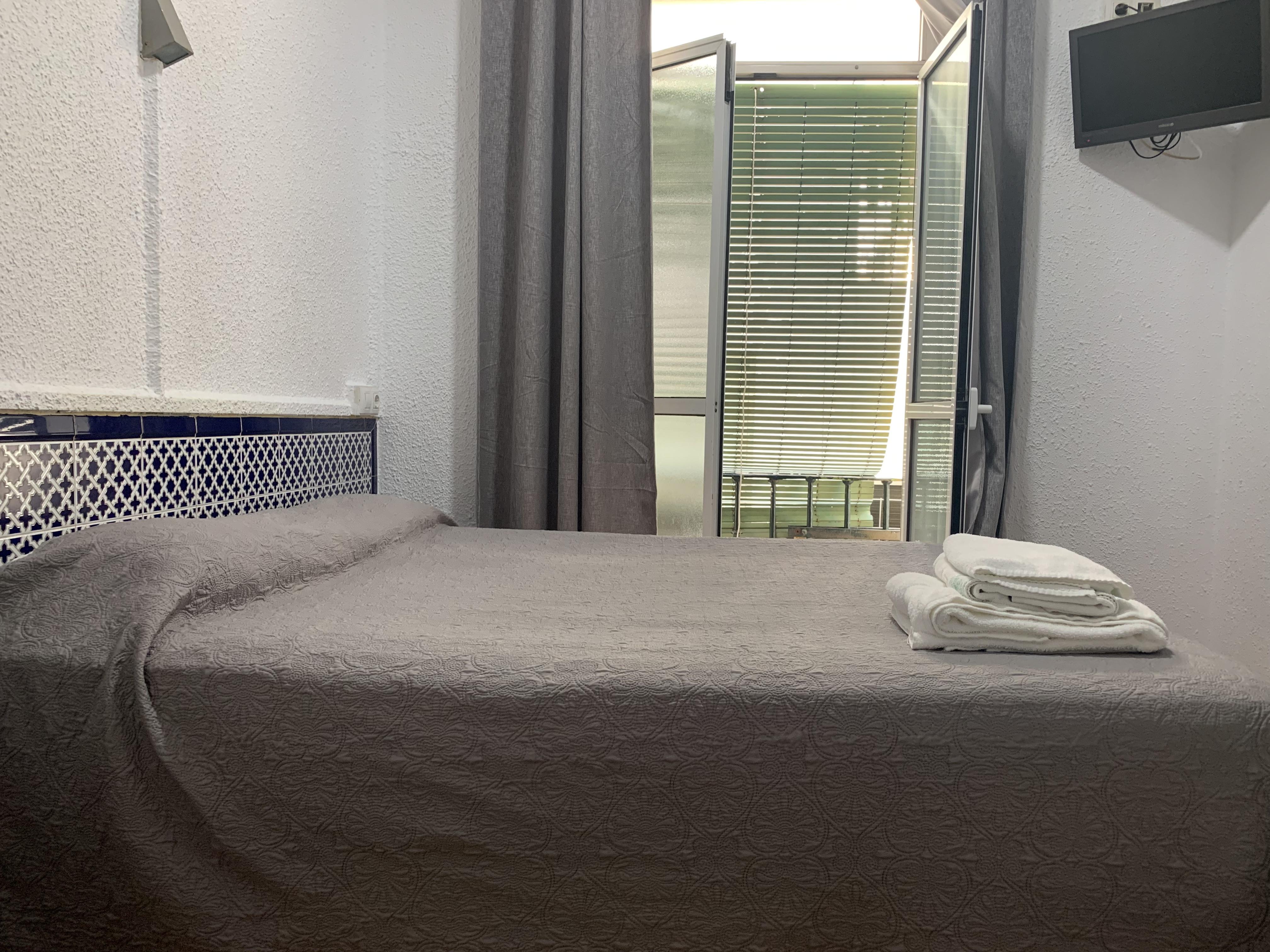 Hostal Alcobia Sevilla Buitenkant foto