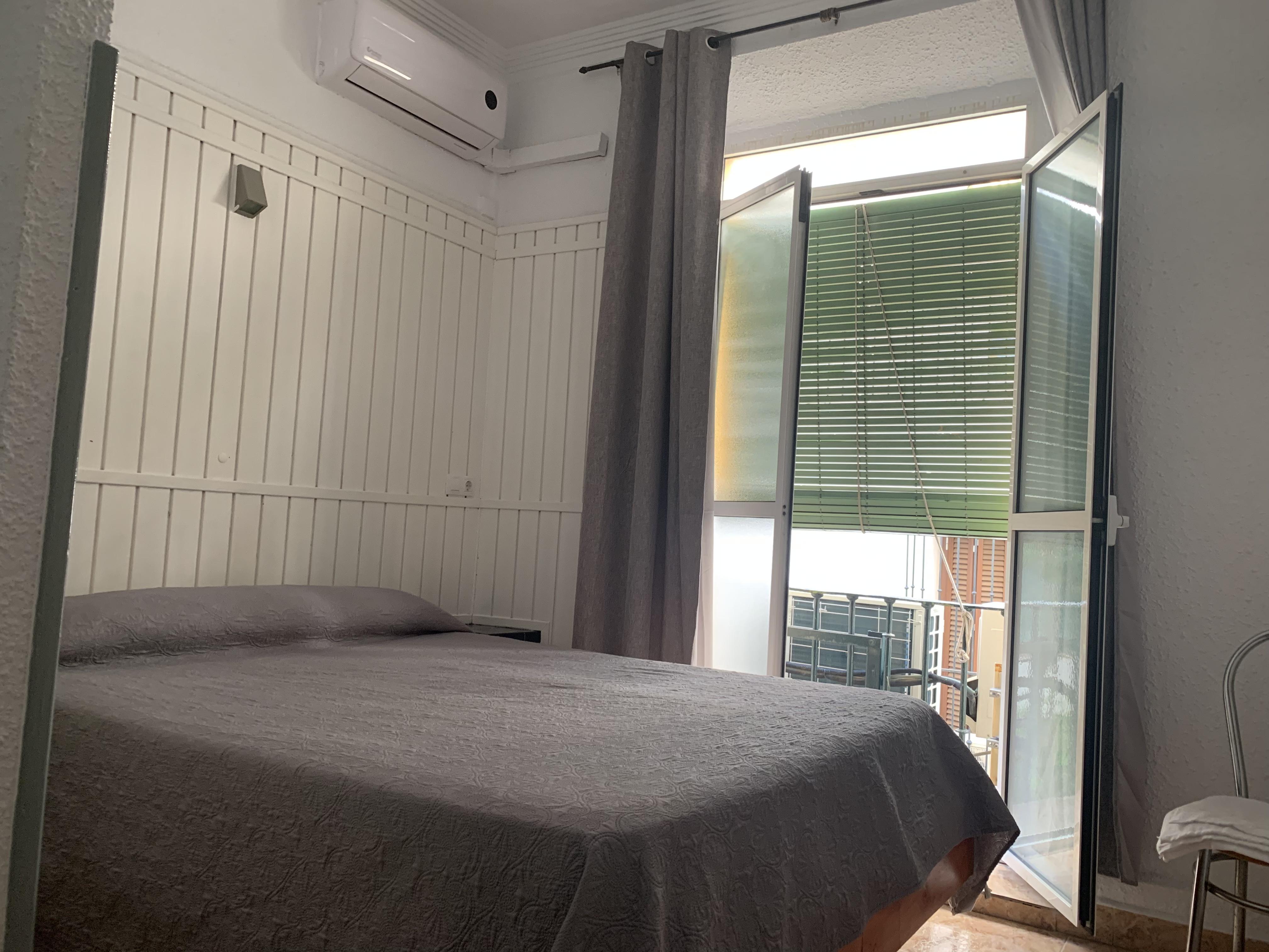 Hostal Alcobia Sevilla Buitenkant foto
