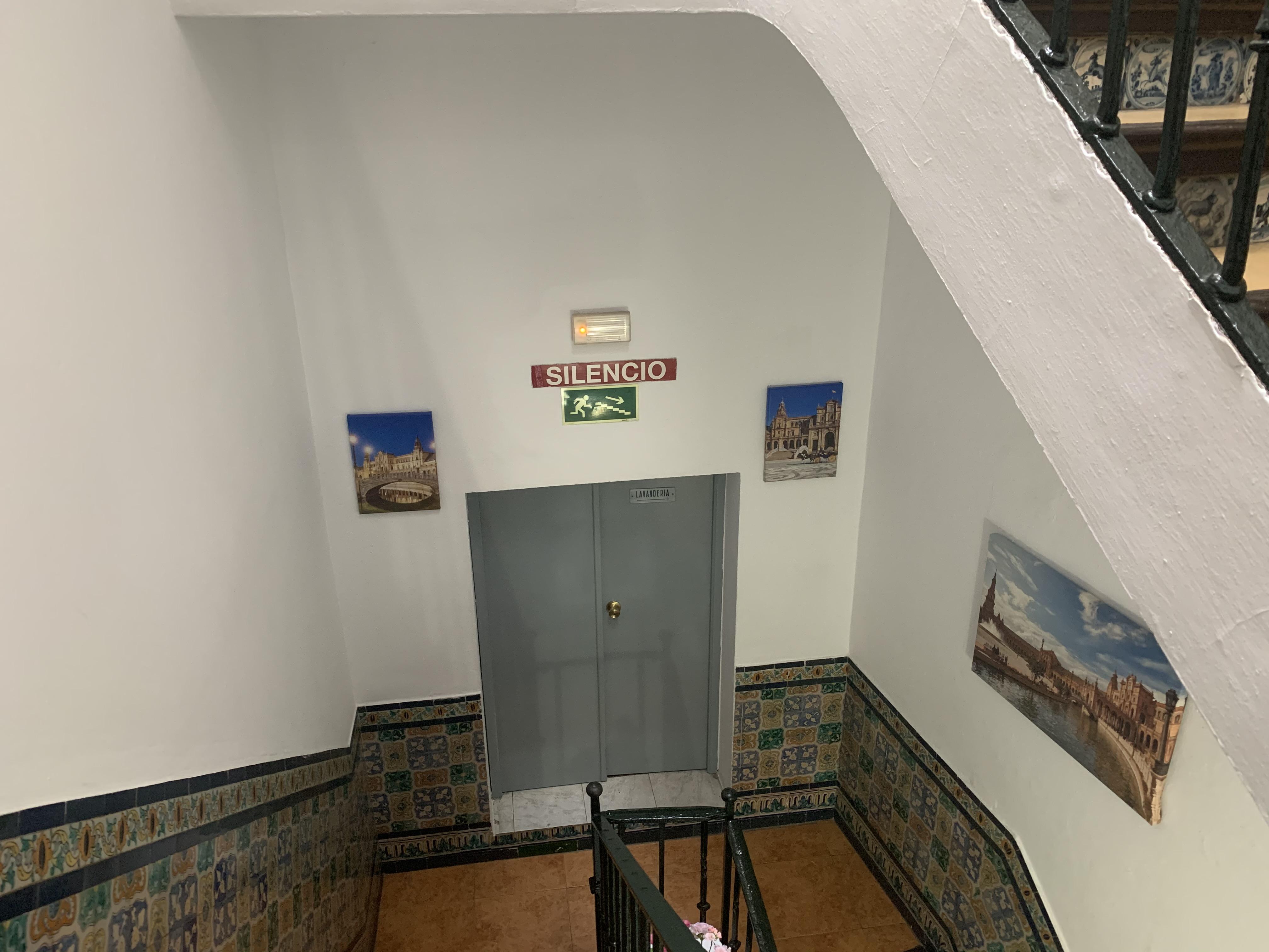 Hostal Alcobia Sevilla Buitenkant foto