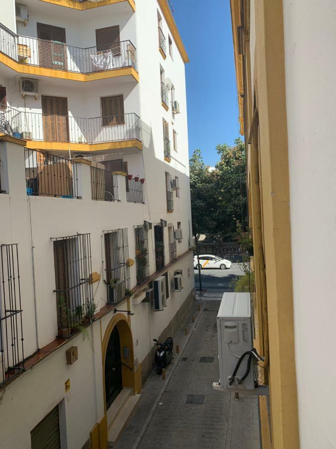 Hostal Alcobia Sevilla Buitenkant foto