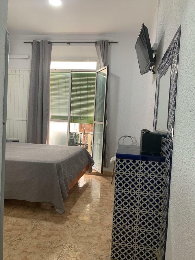 Hostal Alcobia Sevilla Buitenkant foto